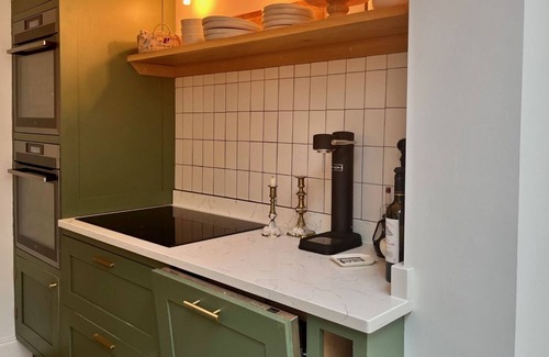 Harpenden House | Pass the Keys | Luxury Family Friendly 3 Bedroom home in Harpenden