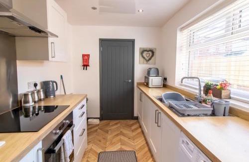 Ferryhill House | Pass the Keys Renovated Home Chilton Dog Friendly Sleeps 5