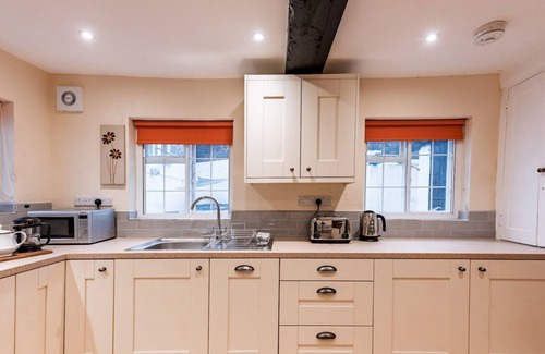 Church Stretton House | Pass the Keys | Spacious home, sleeps 9 - walker & cyclist retreat