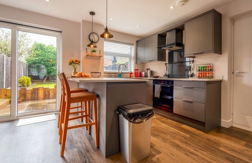 Stafford House | Pass the Keys | Spacious & Homely 3BR Stafford – Ideal Getaway!