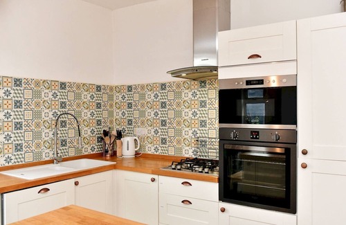 Adamsdown Apartment | Pass the Keys | Spacious 3 Bedroom Apartment Close to City Centre