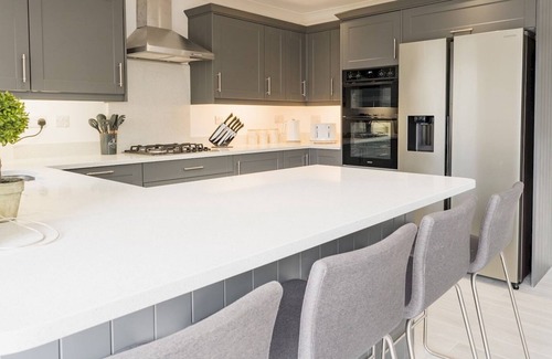 Heswall House | Pass the Keys | Spacious 5 BR great base for Liverpool Chester