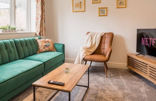 Heswall House | Pass the Keys | Spacious 5 BR great base for Liverpool Chester