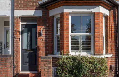 St Albans House | Pass the Keys | Stunning 3 Bedroom Townhouse in Central St Albans
