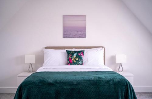 Bicester House | Pass The Keys Whitelands Way Large Family Home 8 plus 2 near Bicester Village