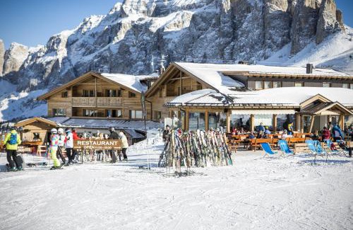 Selva di Val Gardena Hotel | Passo Sella Dolomiti Mountain Resort