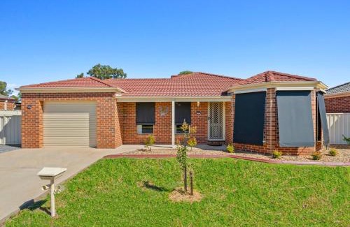 Mulwala House | Pat's Place Sun and Lake