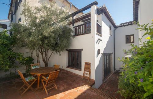 Beiro House | Patio del Olivo