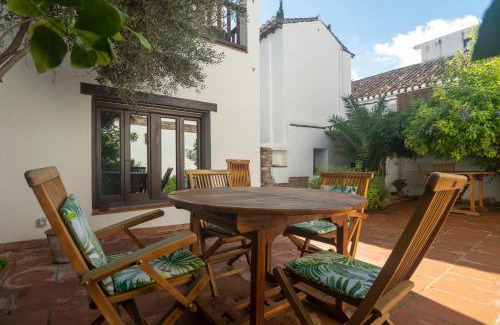 Beiro House | Patio del Olivo