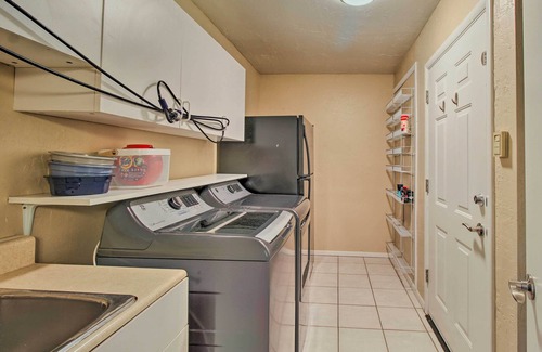 Pinetop Cottage | Patio, Fenced Yard: Pet-friendly Pinetop Cabin!