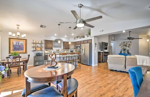 Arroyo Springs House | Patio & Grilling Station: Family Home in Glendale