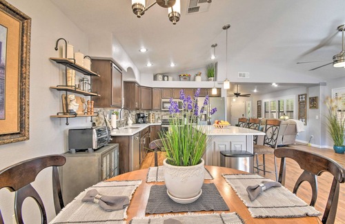 Arroyo Springs House | Patio & Grilling Station: Family Home in Glendale