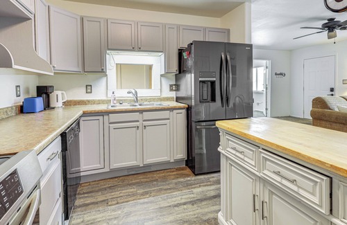 Pueblo West House | Patio & Mtn Views: Home 5 Mi to Pueblo Reservoir