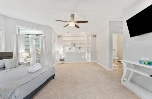 Arlington House | Patio Paradise Stylish 3BR Home with Gaming Room