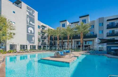 Desert View Village Apartment | Patio Retreat - Pools - Parking - Scottsdale Rodeo S134
