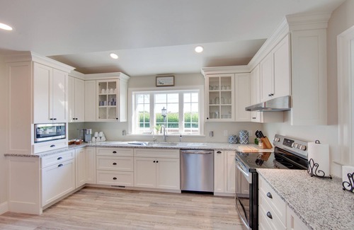 Gordonville House | Patio & Yard: Newly Built Retreat in Ronks!