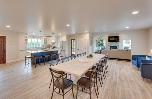 Gordonville House | Patio & Yard: Newly Built Retreat in Ronks!