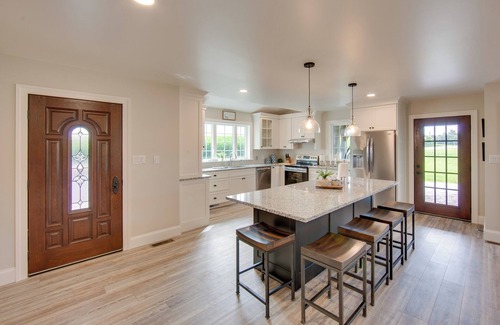 Gordonville House | Patio & Yard: Newly Built Retreat in Ronks!