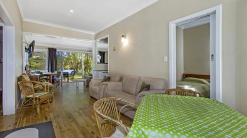 Patonga House | Patonga Sunset - Waterfront Holiday House