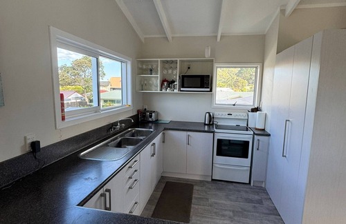 Whangamata House | Patuwai ('By the Water')