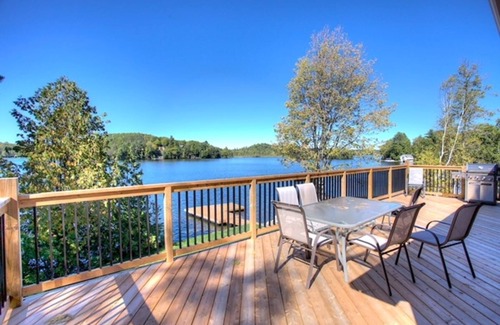 Faraday House | Paudash Lake 3 Bedroom, 4 Season Cottage w/Hottub