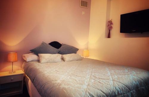 Hillingdon Apartment | Paul's Place near Heathrow