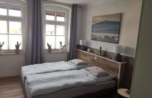 Stecklenberg Apartment | Pauls Hexenhaus Wohnung Hexe mit Fahrrad Garage und Innenhof für Motorräder