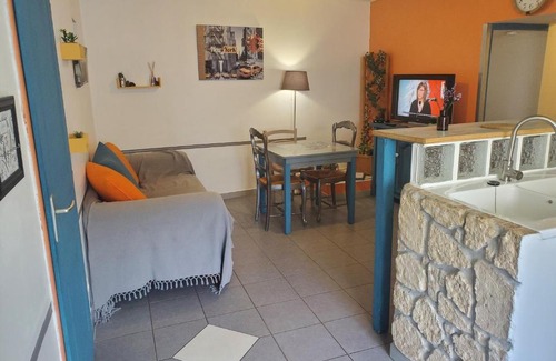 Saint-Ambroix Apartment | Pause Appart 40 m2 avec cour privative - Spacieux & Confortable