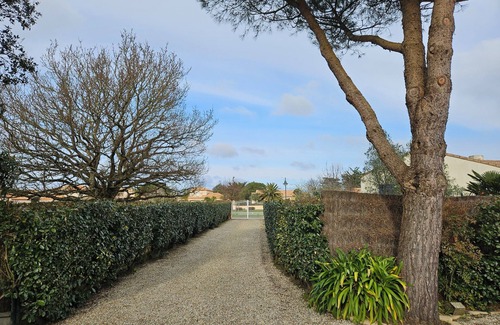 Pornic Cottage | Pavillon 2 * : Calm and charming, shops and sea within walking distance