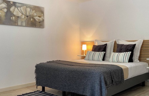 Chateauneuf-du-Rhone Apartment | Pavillon de l'Etang
