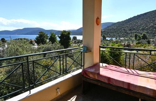 Korfos House | Pavlos' cottage with beach view