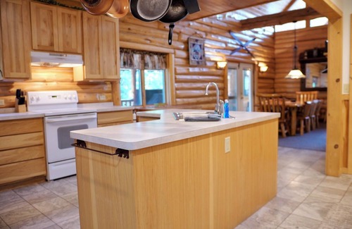 Drummond House | Paw Point Lodge on Drummond Island