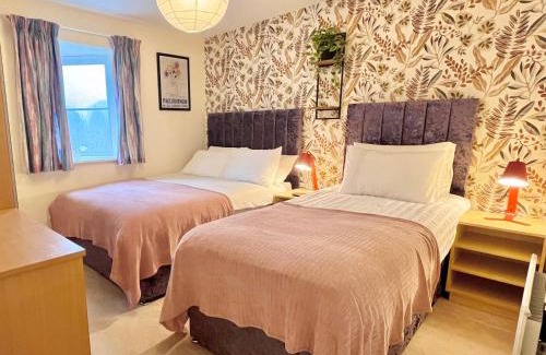Sheffield House | Payler House Sheffield-WiFi -Large Parking Space-cozy 4 bedrooms