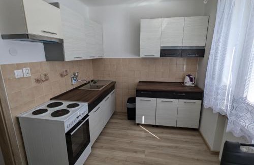 Povazska Bystrica Apartment | PB Bývanie v tichej lokalite blízko vlakovej i autobusovej stanice PB