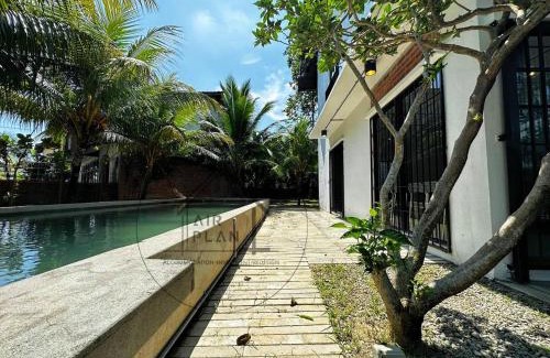 Taman Pantai Dickson House | PD Rustic Greenwood Pool Villa (Up to 16 pax)
