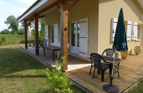 Blaignan House | peace among the vinyards