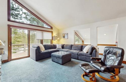 Twin Peaks House | Peace and Pines at Upper Ward Creek