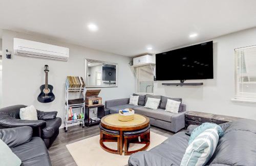 Bethel Island House | Peace at the River