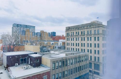 Quartier des Spectacles Apartment | Peace & Elegance in downtown MTL