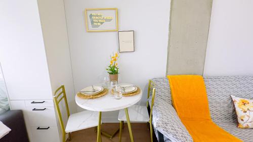 Quartier des Spectacles Apartment | Peace & Elegance in downtown MTL