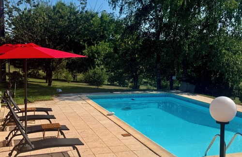 Saint-Romain-de-Monpazier House | Peaceful Retreat with Panoramic Views & Pool – Perfect for Families & Friends