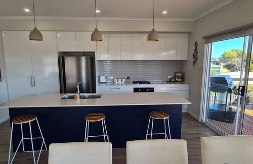 Carrickalinga House | Peace Haven Carrickalinga - Ideal Couples or Family Haven by the Sea