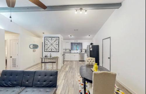 Thomas Drive House | Peace On The Beach House
