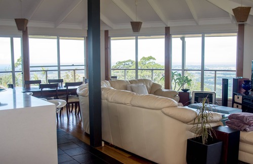 Pointer Mountain House | Peace & privacy on mountain topnSpectacular rural & coastal views