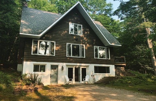 Minden Cottage | Peace & Privacy on 10 acres with full game room and fireplace