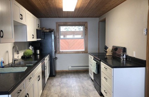 Bottineau Cabin | Peace & Quiet and Amazing sunsets await you! Enjoy this great vacation hideaway!