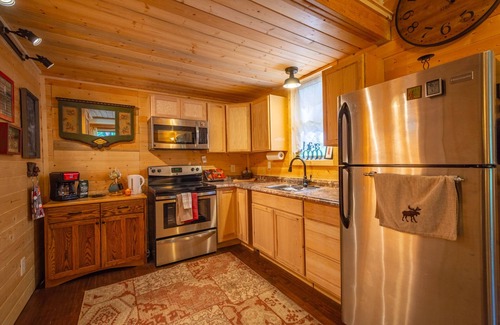 Cloudcroft Cabin | "Peace & Quiet", Nature's Retreat, 50 yds from Trailhead, Wildlife Galore
