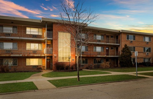 Arlington Heights Apartment | Peaceful 1BR Suburban Haven in Arlington