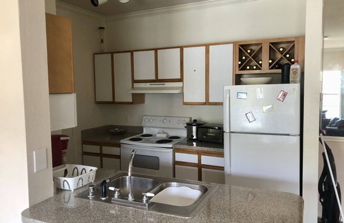 Far North Dallas Apartment | Peaceful 1BR Unit With Balcony