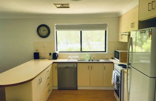North Wagga Wagga Apartment | Peaceful 2 Bedroom Home